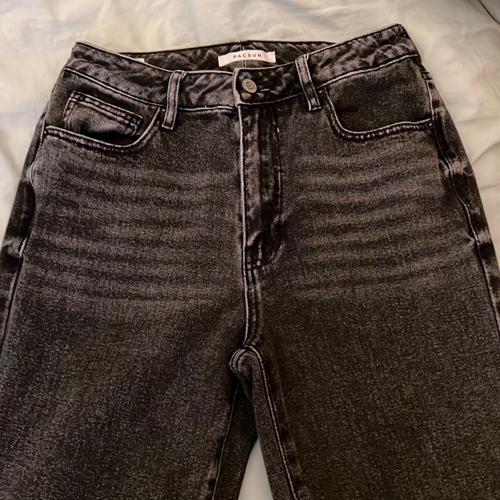 Black Pacsun mom jeans, size 26